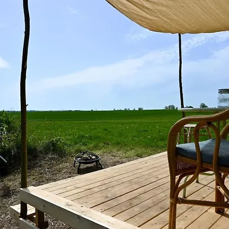 Bienenwagen Weitblick, Kamin, Sauna Ganzjaehrig Nutzbar Dargun