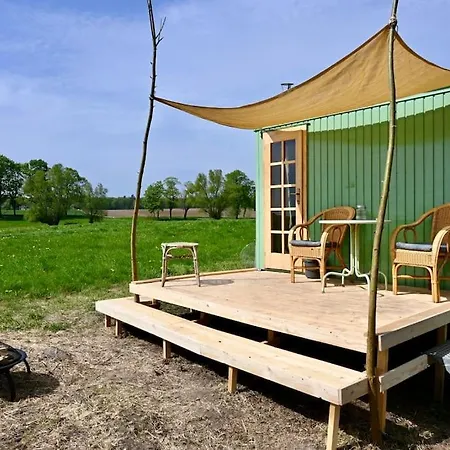 Bienenwagen Weitblick, Kamin, Sauna Ganzjaehrig Nutzbar Apartment Dargun