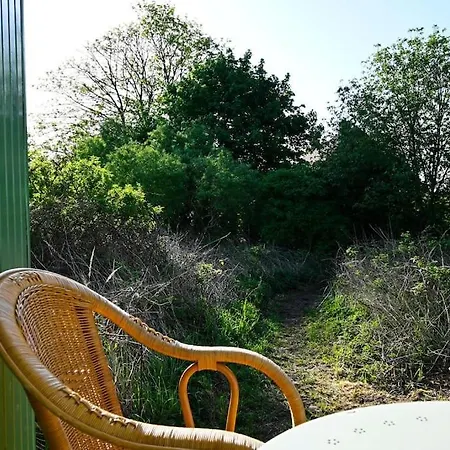 Bienenwagen Weitblick, Kamin, Sauna Ganzjaehrig Nutzbar Apartment Dargun